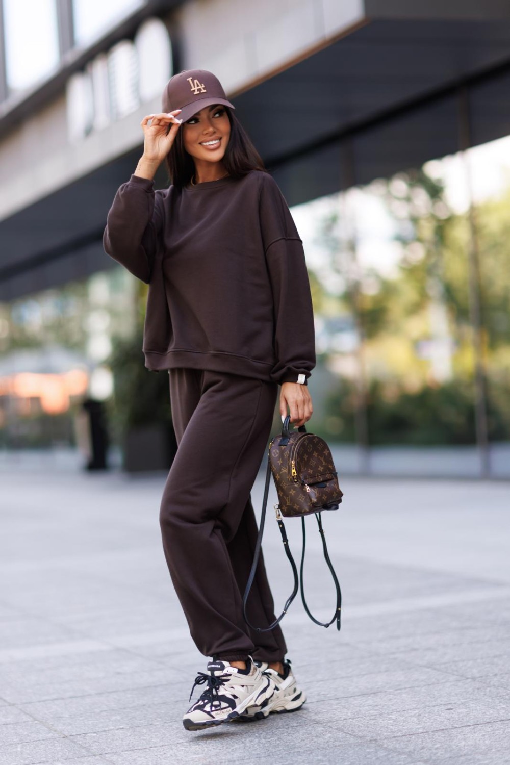 dres damski spodnie i bluza brązowy komplet me gusta