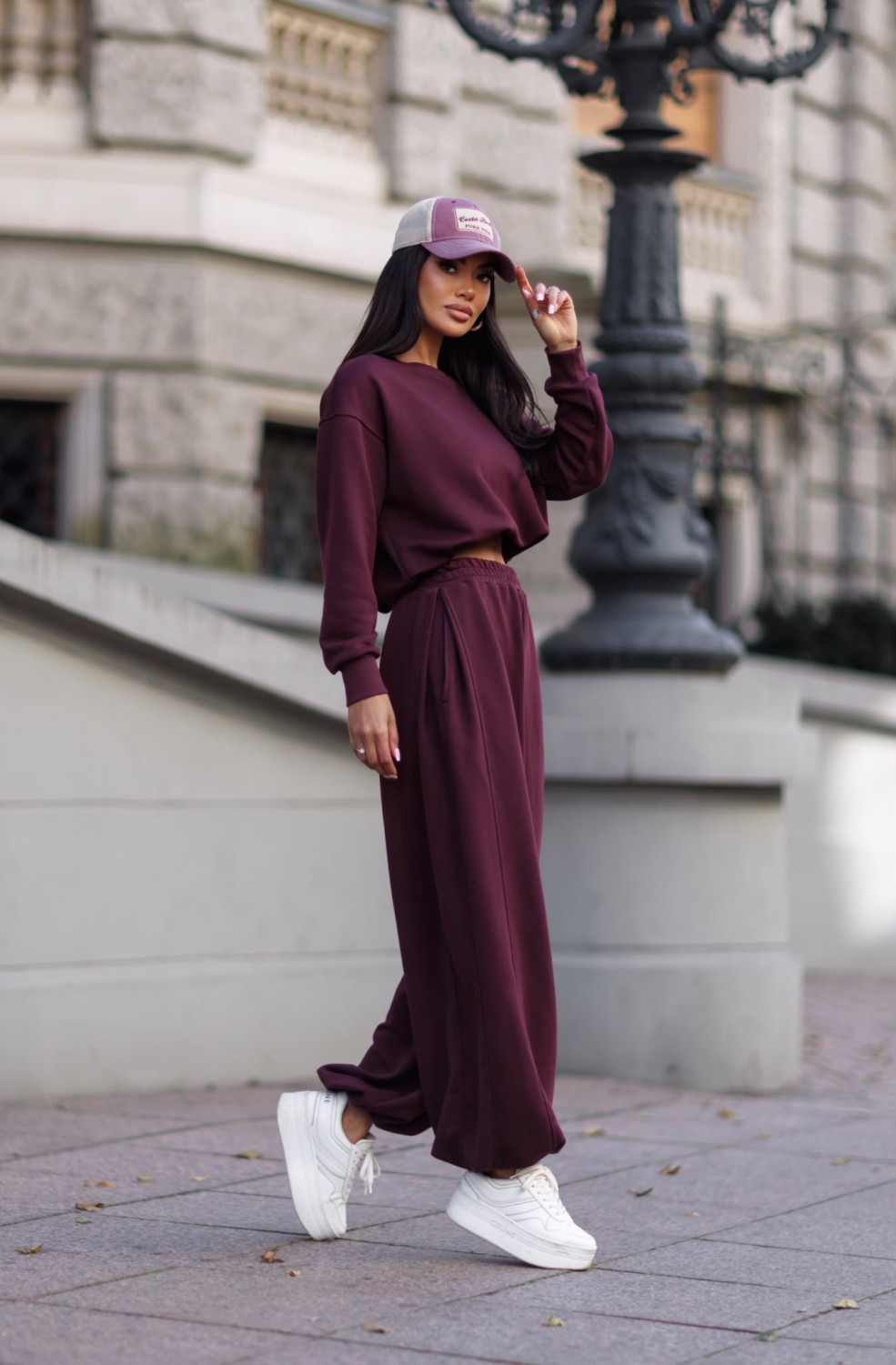 dres damski komplet szerokie spodnie z regulacją i bluza z poduszkami me gusta